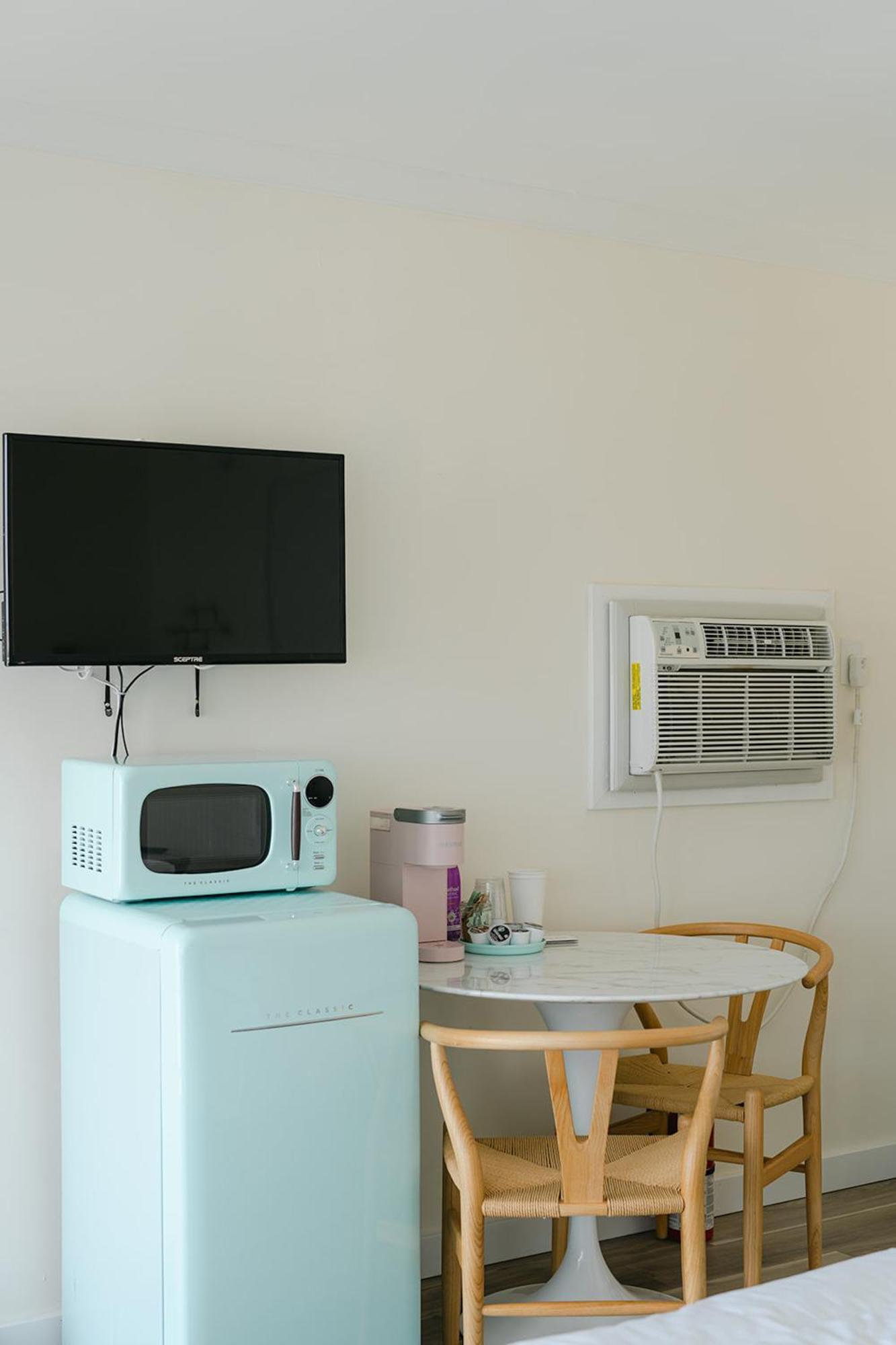 The Shore House Wildwood Room photo